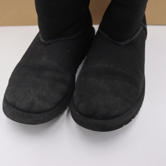 UGG Australia Classic Tall Black Kids Winter Sheepskin Boots Cozy Size 5 - Picture 5 of 16